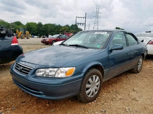 4T1BG22K6YU934257 - 2000 TOYOTA CAMRY CE GREEN photo 2