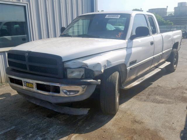 1B7KC23D9WJ144790 - 1998 DODGE RAM 2500 WHITE photo 2