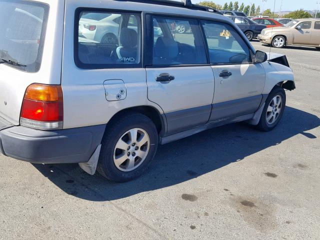 JF1SF6357YH725213 - 2000 SUBARU FORESTER L SILVER photo 4