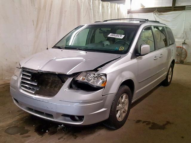 2A4RR5D10AR104695 - 2010 CHRYSLER TOWN & COU SILVER photo 2