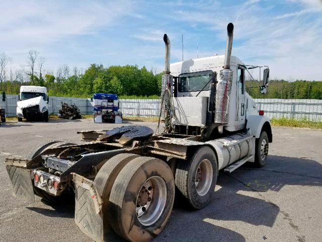 1XKDDU9XX6J162142 - 2006 KENWORTH CONSTRUCTI WHITE photo 4