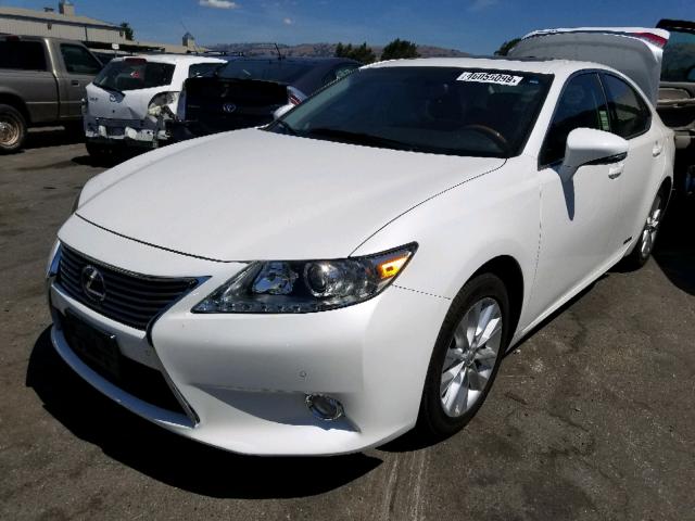 JTHBW1GG0E2059446 - 2014 LEXUS ES 300H WHITE photo 2