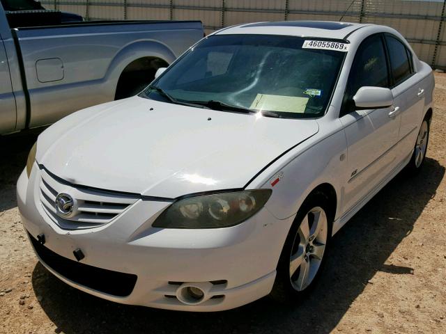 JM1BK323451257756 - 2005 MAZDA 3 S WHITE photo 2