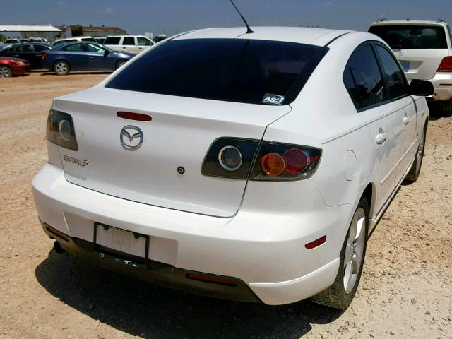 JM1BK323451257756 - 2005 MAZDA 3 S WHITE photo 4