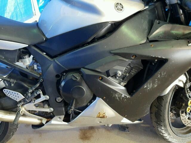 JYARN10N42A000005 - 2002 YAMAHA YZFR1 SILVER photo 7