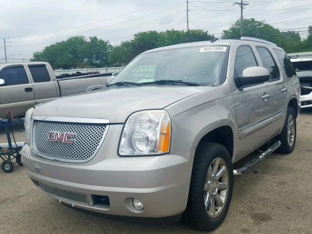 1GKFK63807J315799 - 2007 GMC YUKON DENA SILVER photo 2