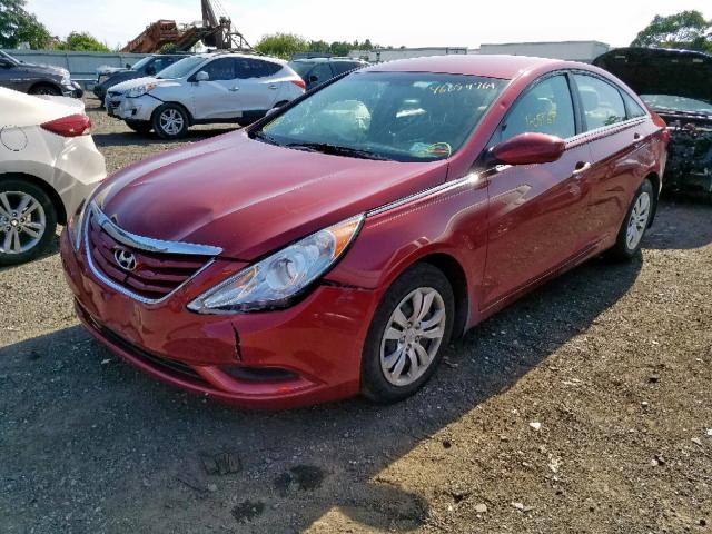 5NPEB4AC7BH102773 - 2011 HYUNDAI SONATA GLS RED photo 2