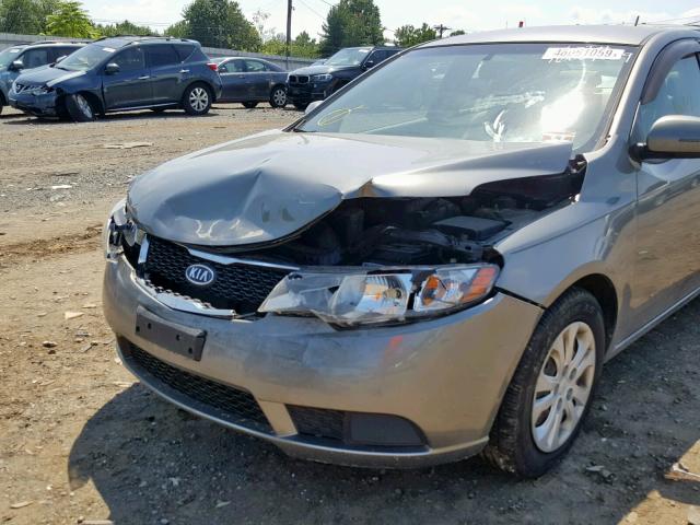 KNAFU4A21C5643807 - 2012 KIA FORTE EX GRAY photo 9