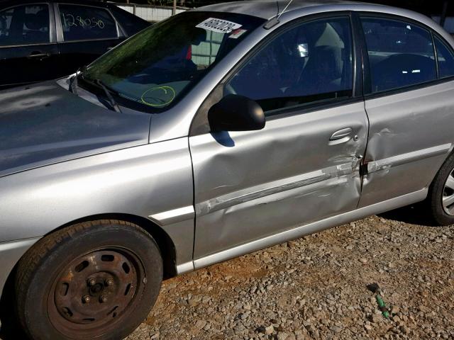 KNADC125546304206 - 2004 KIA RIO SILVER photo 9