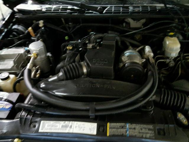 1GTCS14H438218042 - 2003 GMC SONOMA BLACK photo 7