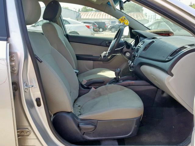 KNAFU4A2XC5482633 - 2012 KIA FORTE EX SILVER photo 5