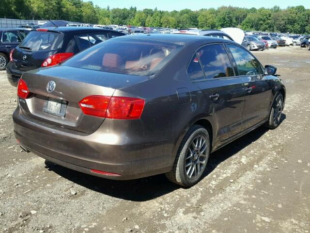 3VW1K7AJ4BM024054 - 2011 VOLKSWAGEN JETTA BASE Շագանակագույն լուսանկար 4