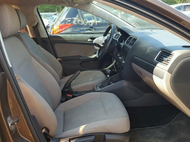 3VW1K7AJ4BM024054 - 2011 VOLKSWAGEN JETTA BASE Շագանակագույն լուսանկար 5