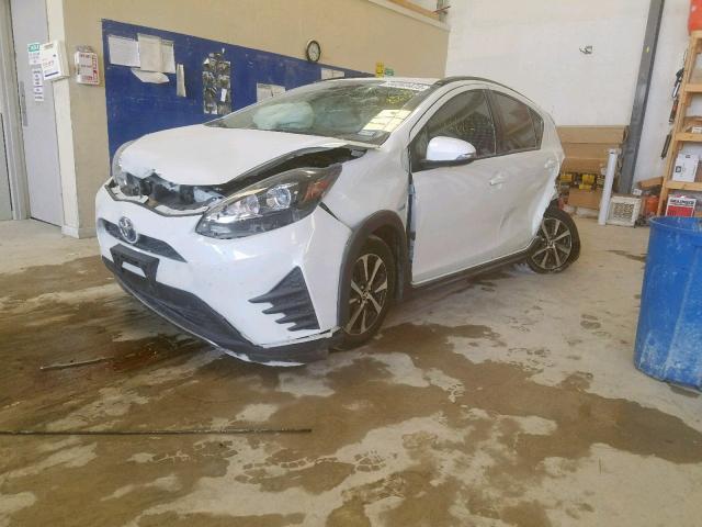 JTDKDTB38J1619866 - 2018 TOYOTA PRIUS C WHITE photo 2