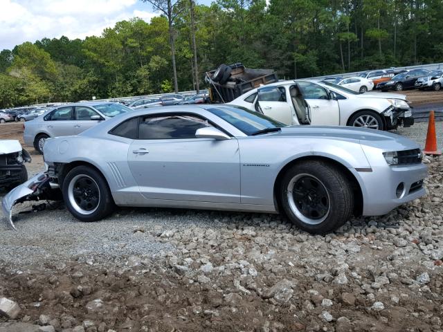 2G1FE1E37C9116268 - 2012 CHEVROLET CAMARO LS SILVER photo 9