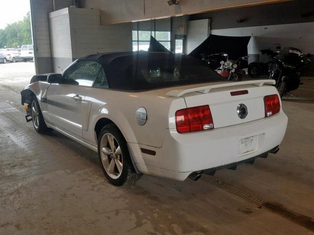 1ZVHT85H185128024 - 2008 FORD MUSTANG GT WHITE photo 3