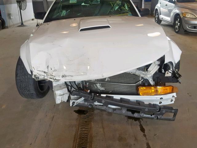 1ZVHT85H185128024 - 2008 FORD MUSTANG GT WHITE photo 9