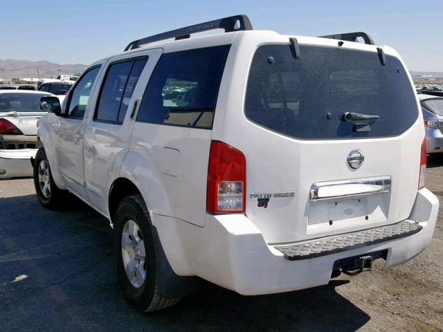 5N1AR18U16C682607 - 2006 NISSAN PATHFINDER WHITE photo 3