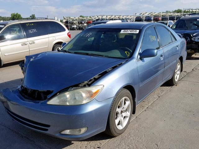 4T1BE30K82U502873 - 2002 TOYOTA CAMRY LE BLUE photo 2