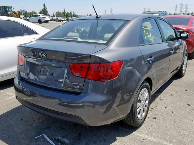 KNAFU4A29D5700580 - 2013 KIA FORTE EX GRAY photo 4