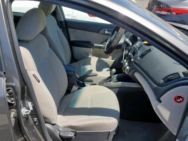 KNAFU4A29D5700580 - 2013 KIA FORTE EX GRAY photo 5