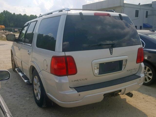 5LMFU28566LJ25790 - 2006 LINCOLN NAVIGATOR თეთრი ფოტო 3