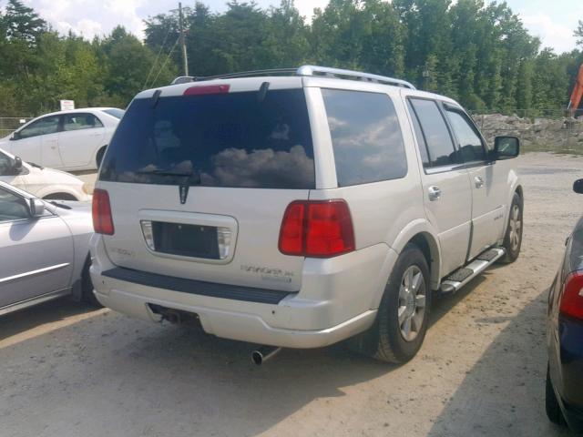 5LMFU28566LJ25790 - 2006 LINCOLN NAVIGATOR თეთრი ფოტო 4
