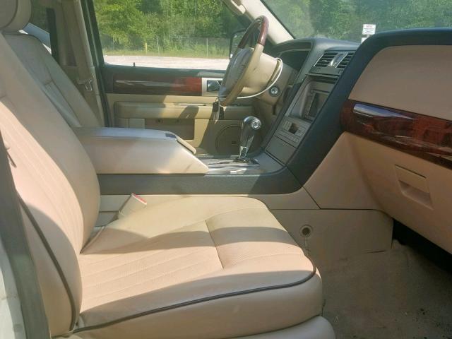 5LMFU28566LJ25790 - 2006 LINCOLN NAVIGATOR თეთრი ფოტო 5