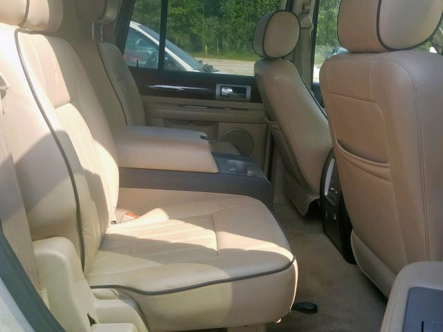 5LMFU28566LJ25790 - 2006 LINCOLN NAVIGATOR თეთრი ფოტო 6