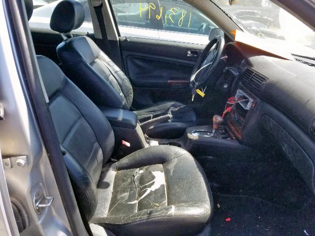 WVWWH63B21E263551 - 2001 VOLKSWAGEN PASSAT GLX 银色 照片 5