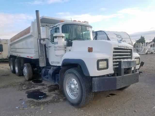 1M2P270C3WM036886 - 1998 MACK 600 RD600 WHITE photo 1