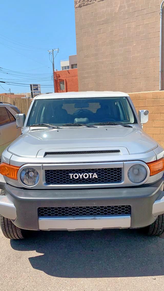 JTEBU11F370084651 - 2007 TOYOTA FJ CRUISER SILVER photo 10