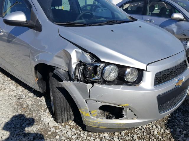 1G1JA5SHXD4238785 - 2013 CHEVROLET SONIC LS 银色 照片 9