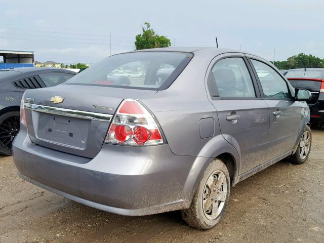 KL1TD56E99B600915 - 2009 CHEVROLET AVEO LS GRAY photo 4