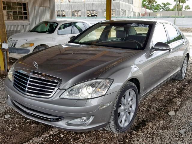 WDDNG71X07A040899 - 2007 MERCEDES-BENZ S 550 GRAY photo 2