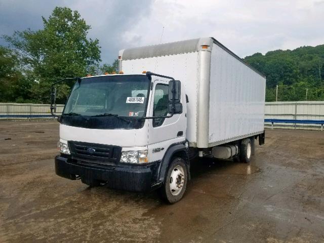 3FRML55Z08V074831 - 2008 FORD LOW CAB FO WHITE photo 2