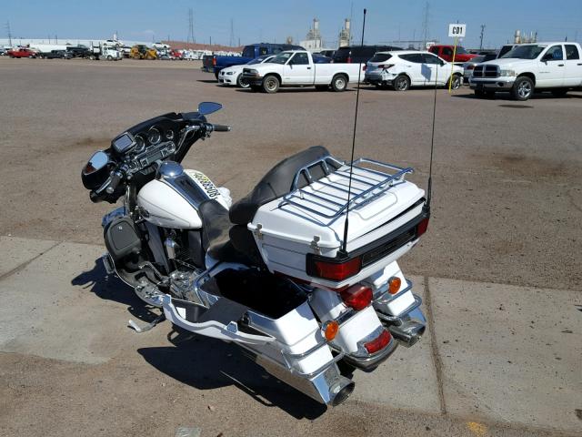 1HD1FCM18DB622880 - 2013 HARLEY-DAVIDSON FLHTCU ULT WHITE photo 3