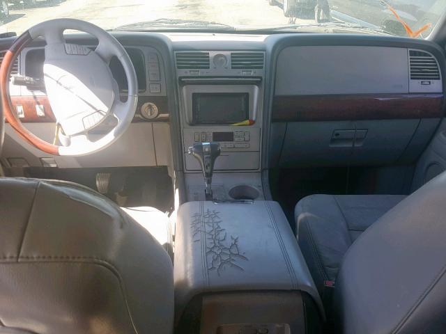 5LMFU28565LJ03206 - 2005 LINCOLN NAVIGATOR BLACK photo 9