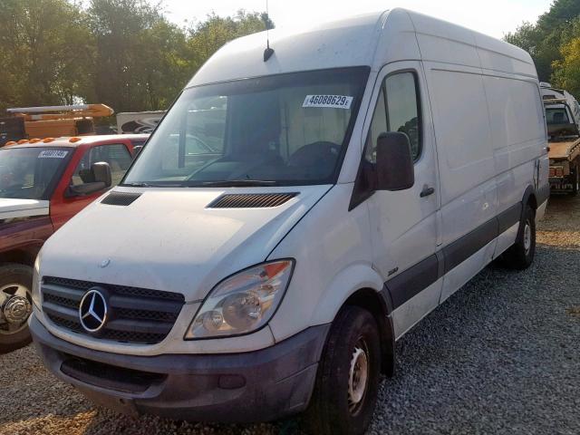 WD3PE8CB7B5598227 - 2011 MERCEDES-BENZ SPRINTER 2 WHITE photo 2