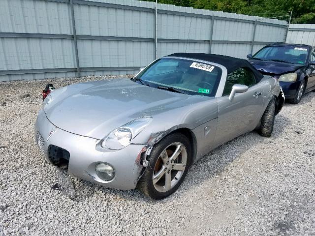 1G2MB35BX6Y112357 - 2006 PONTIAC SOLSTICE SILVER photo 2