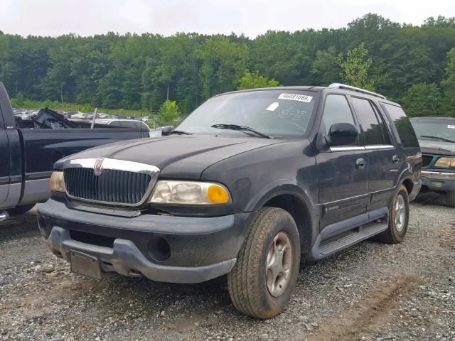5LMPU28L8XLJ04962 - 1999 LINCOLN NAVIGATOR შავი ფოტო 2