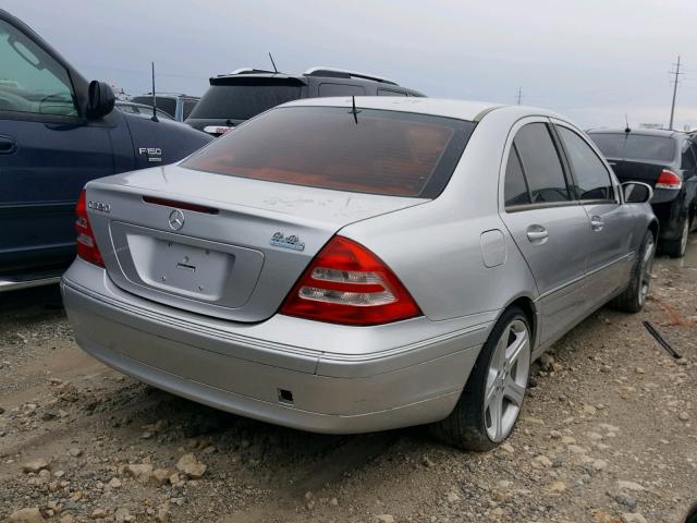 WDBRF64J51F115542 - 2001 MERCEDES-BENZ C 320 SILVER photo 4