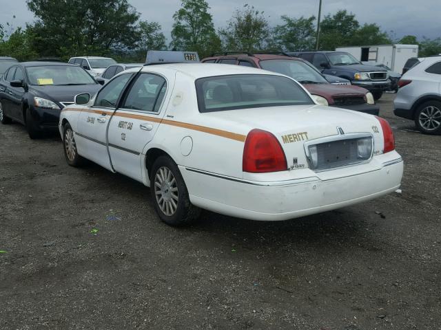 1LNHM81WX4Y655696 - 2004 LINCOLN TOWN CAR E WHITE photo 3