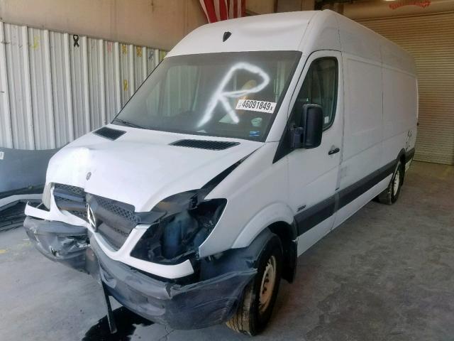 WD3PE8CB3B5567251 - 2011 MERCEDES-BENZ SPRINTER 2 WHITE photo 2