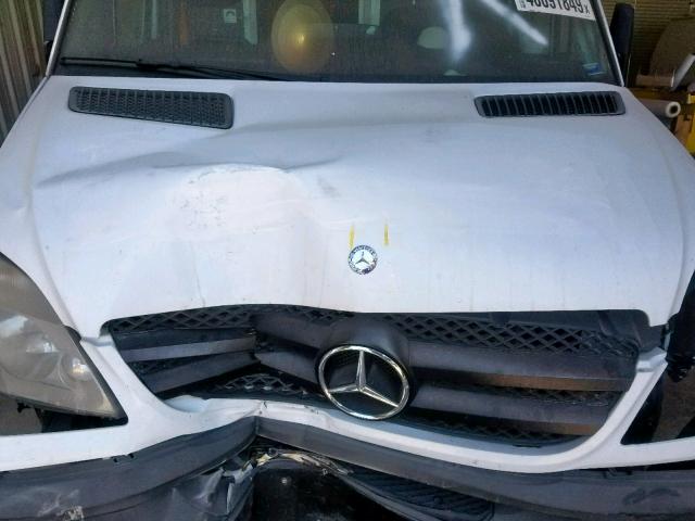 WD3PE8CB3B5567251 - 2011 MERCEDES-BENZ SPRINTER 2 WHITE photo 7