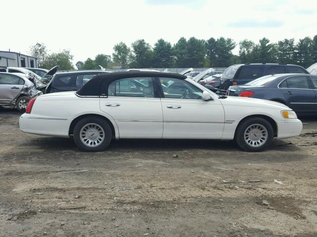 1LNHM83W21Y640277 - 2001 LINCOLN TOWN CAR C WHITE photo 9