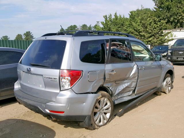 JF2SHAEC2CH465381 - 2012 SUBARU FORESTER L SILVER photo 4