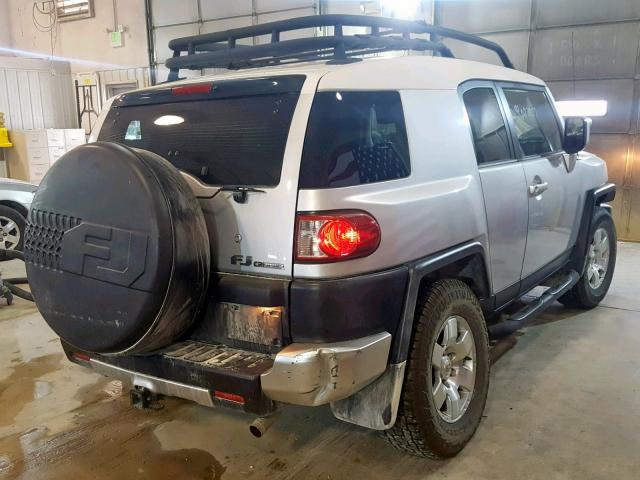 JTEBU11F470049746 - 2007 TOYOTA FJ CRUISER SILVER photo 4