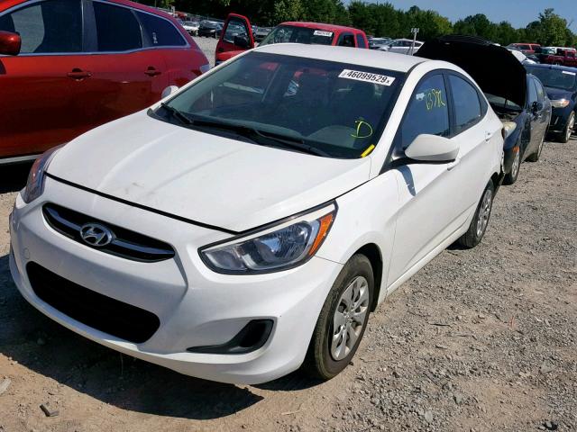 KMHCT4AE3GU001115 - 2016 HYUNDAI ACCENT SE WHITE photo 2