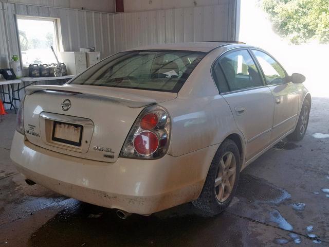 1N4BL11D55C348671 - 2005 NISSAN ALTIMA SE WHITE photo 4